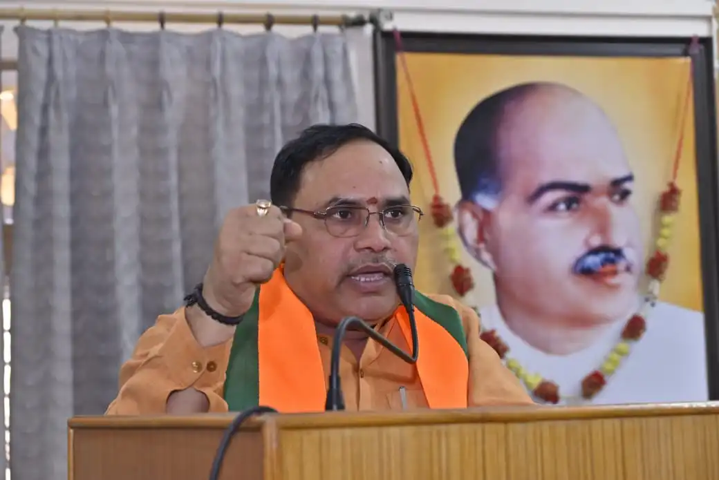 1993 में संघ प्रचारक से सफर शुरू करने वाले कर्मवीर सिंह बने छत्तीसगढ़ भाजपा प्रदेश महामंत्री (संगठन)। जानिए उत्तर प्रदेश से झारखंड और रायपुर तक का उनका 3 दशक का सफर।