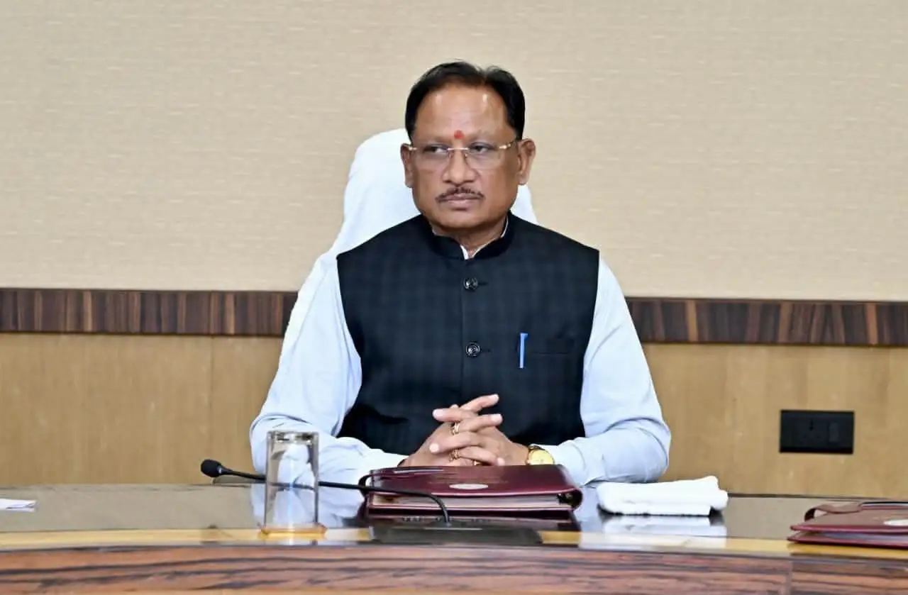 छत्तीसगढ़ सरकार ने बिजली बिल में राहत मार्च 2027 तक बढ़ाई। 15 नवंबर से धान खरीदी, 360 नए केंद्र और रेल, सड़क व पर्यटन परियोजनाओं से जुड़े फैसले जानें।